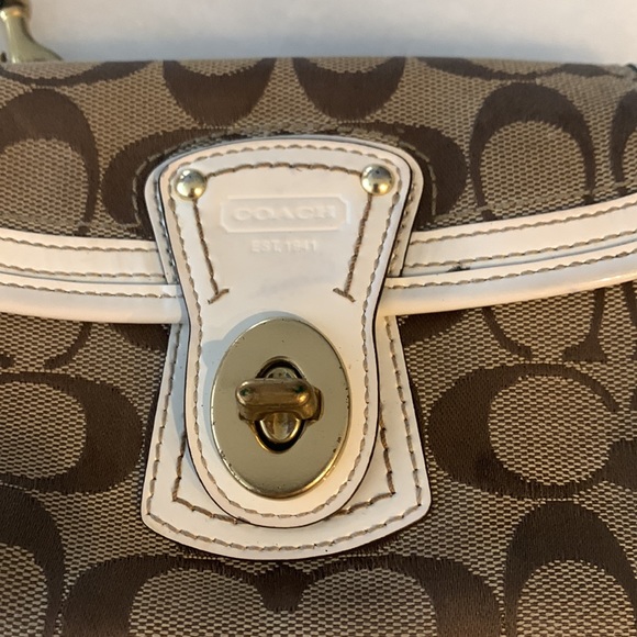 Coach wristlet - Picture 7 of 9